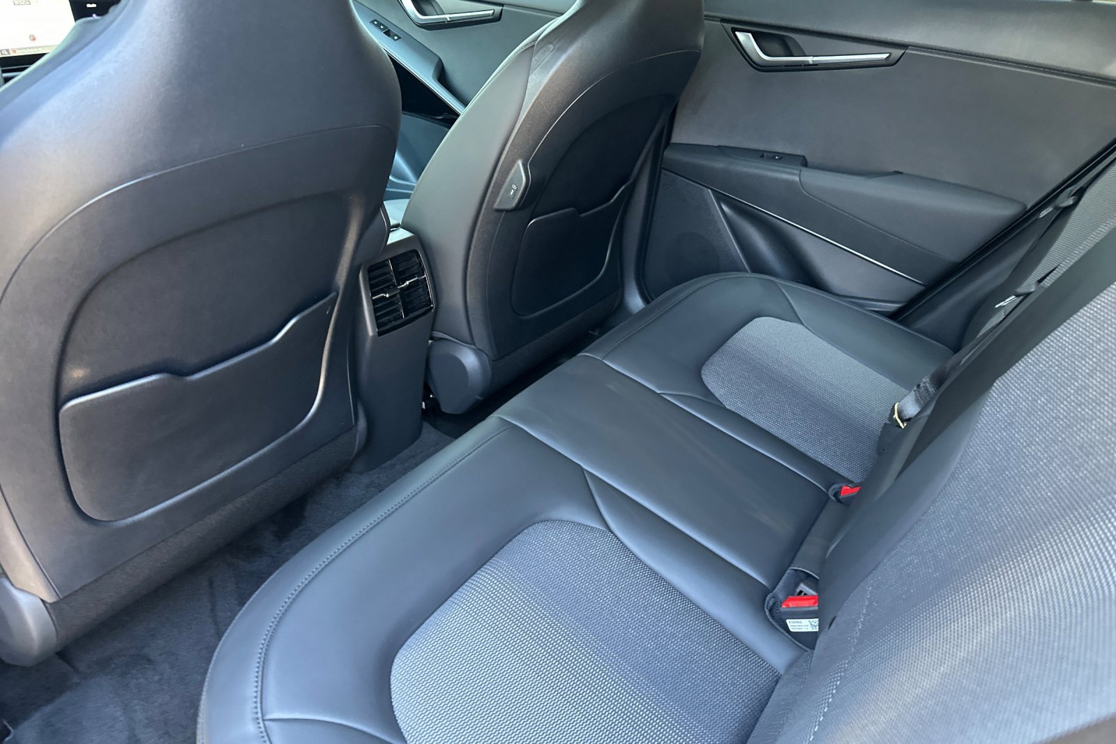 New 2025 Kia Niro EX image 8