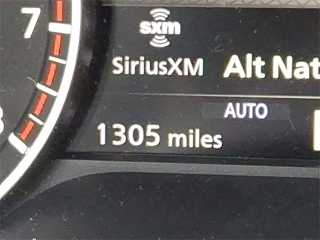 Used 2025 Nissan Pathfinder S image 13