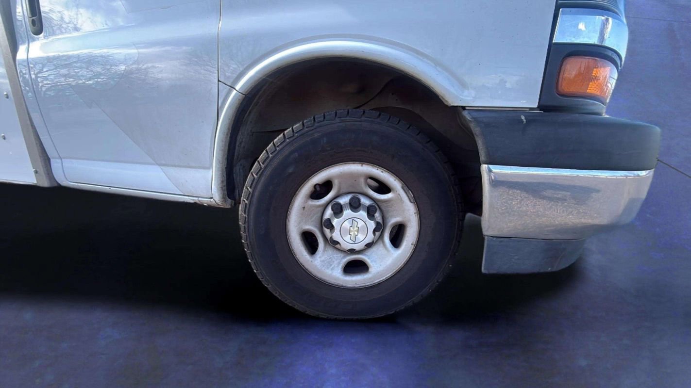 Used 2020 Chevrolet Express 3500 w/ Power Convenience Package image 16