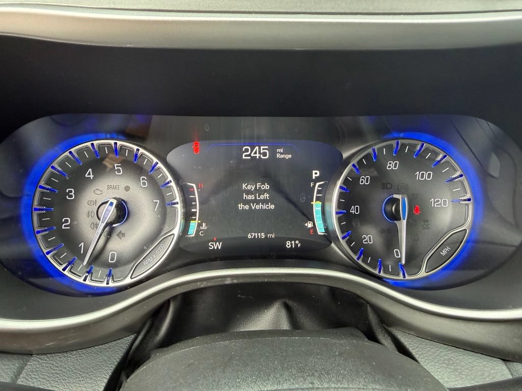 Used 2022 Chrysler Pacifica Touring-L FWD image 20