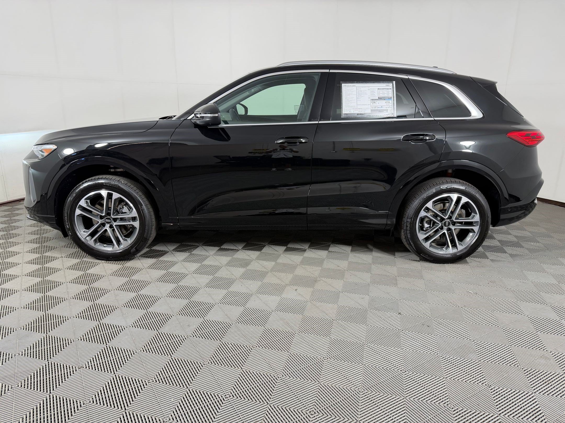 New 2026 Audi Q5 Premium AWD/4WD image 2