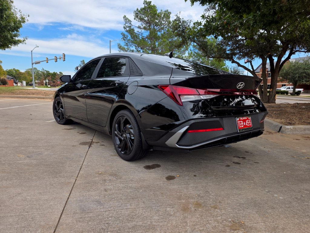 New 2026 Hyundai Elantra SEL Sport FWD image 16