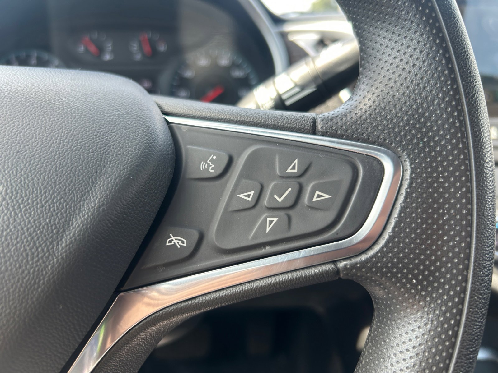 Used 2023 Chevrolet Malibu LT FWD image 18