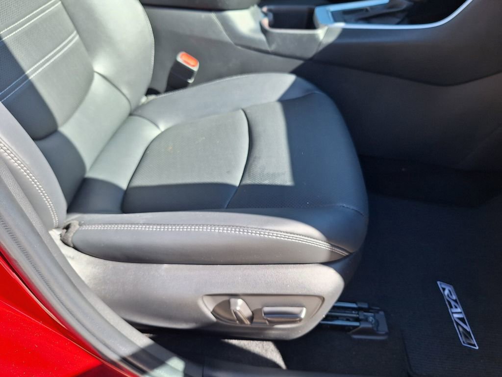 Used 2024 Toyota RAV4 Limited image 27