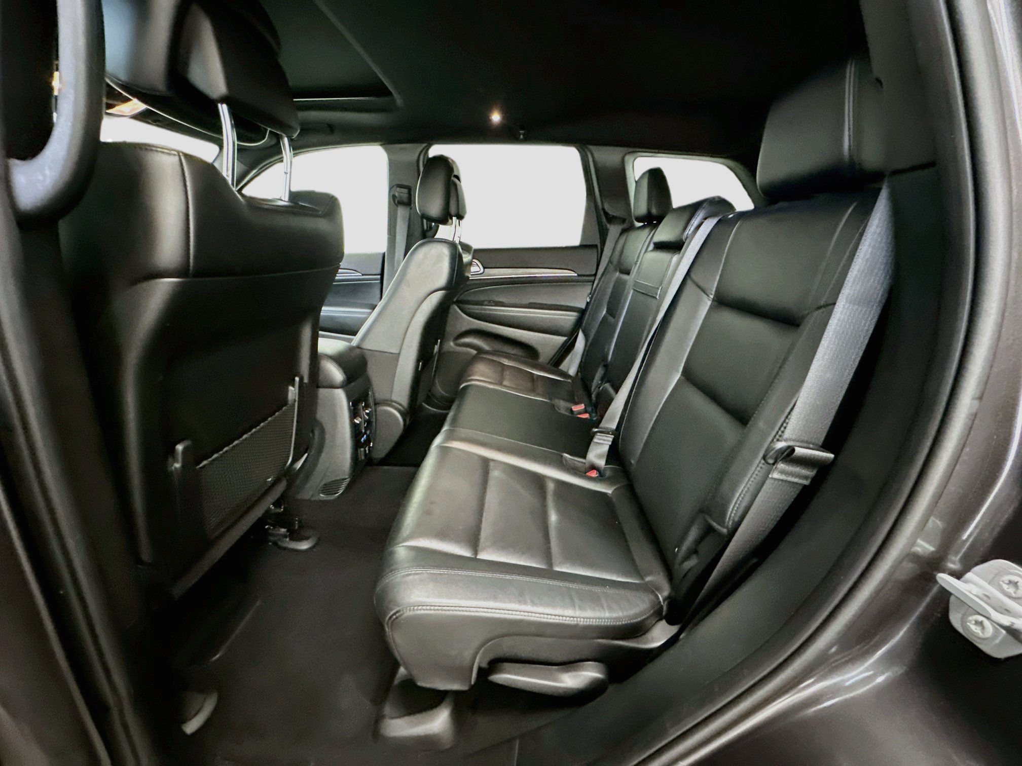 Used 2019 Jeep Grand Cherokee Limited AWD/4WD image 30
