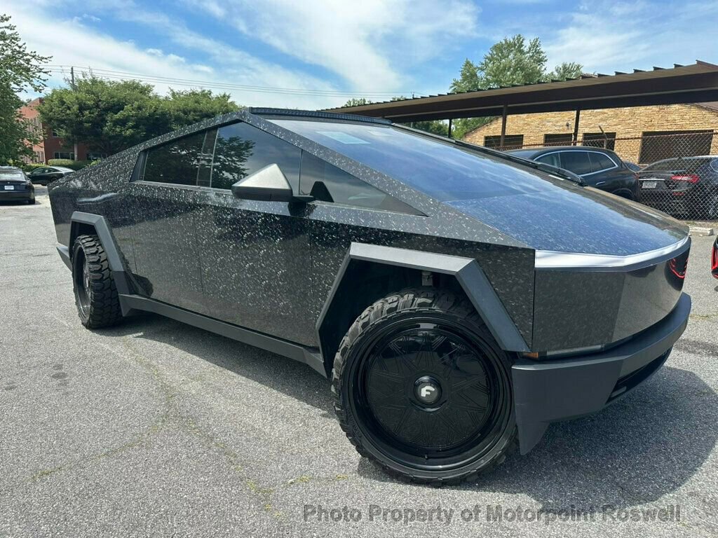 Used 2024 Tesla Cybertruck Cyberbeast AWD/4WD image 5