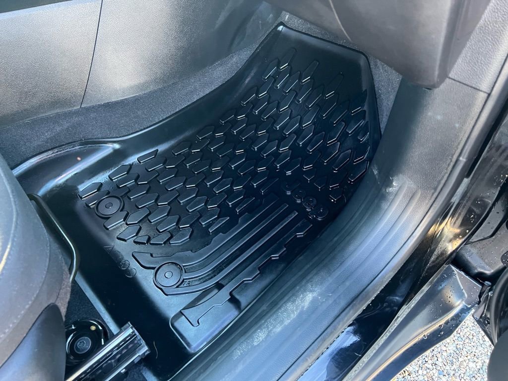 Used 2024 Jeep Compass Sport image 11