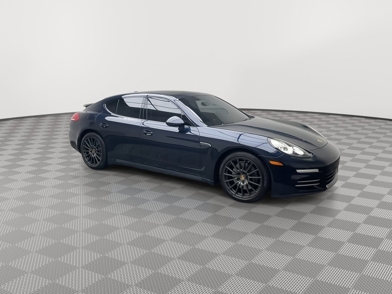 Used 2016 Porsche Panamera 4 Edition image 39