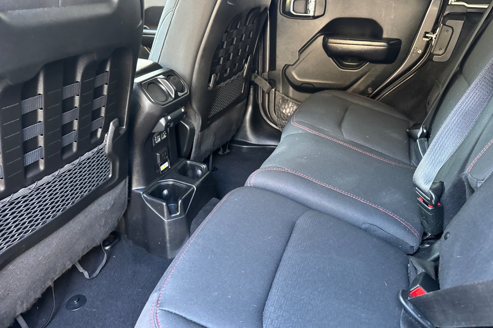 Used 2018 Jeep Wrangler Unlimited Rubicon AWD/4WD image 30