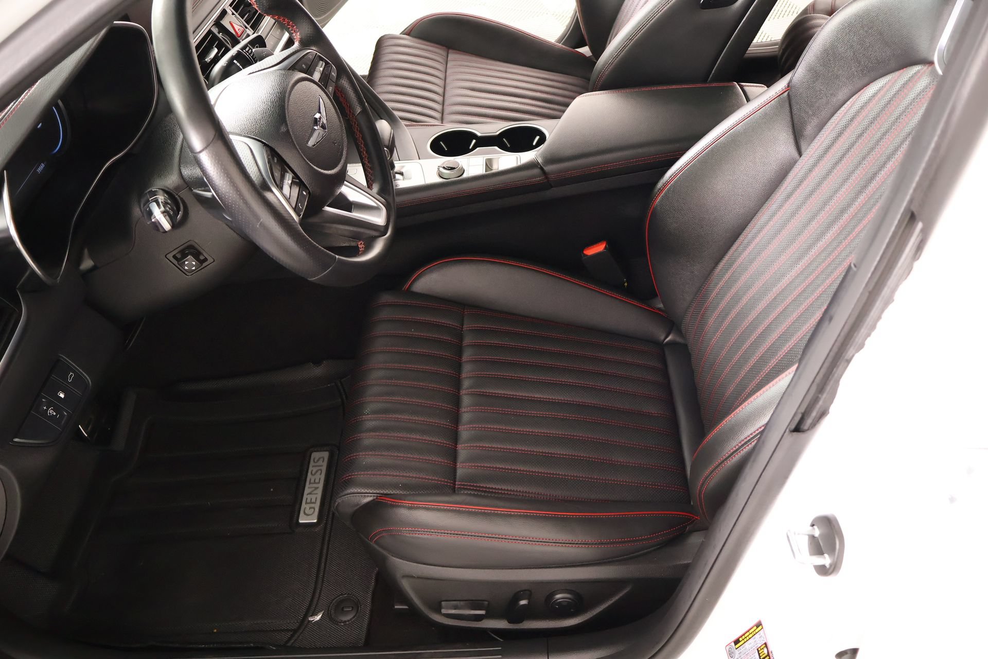 Used 2023 Genesis G70 2.0T w/ Sport Prestige Package RWD image 12