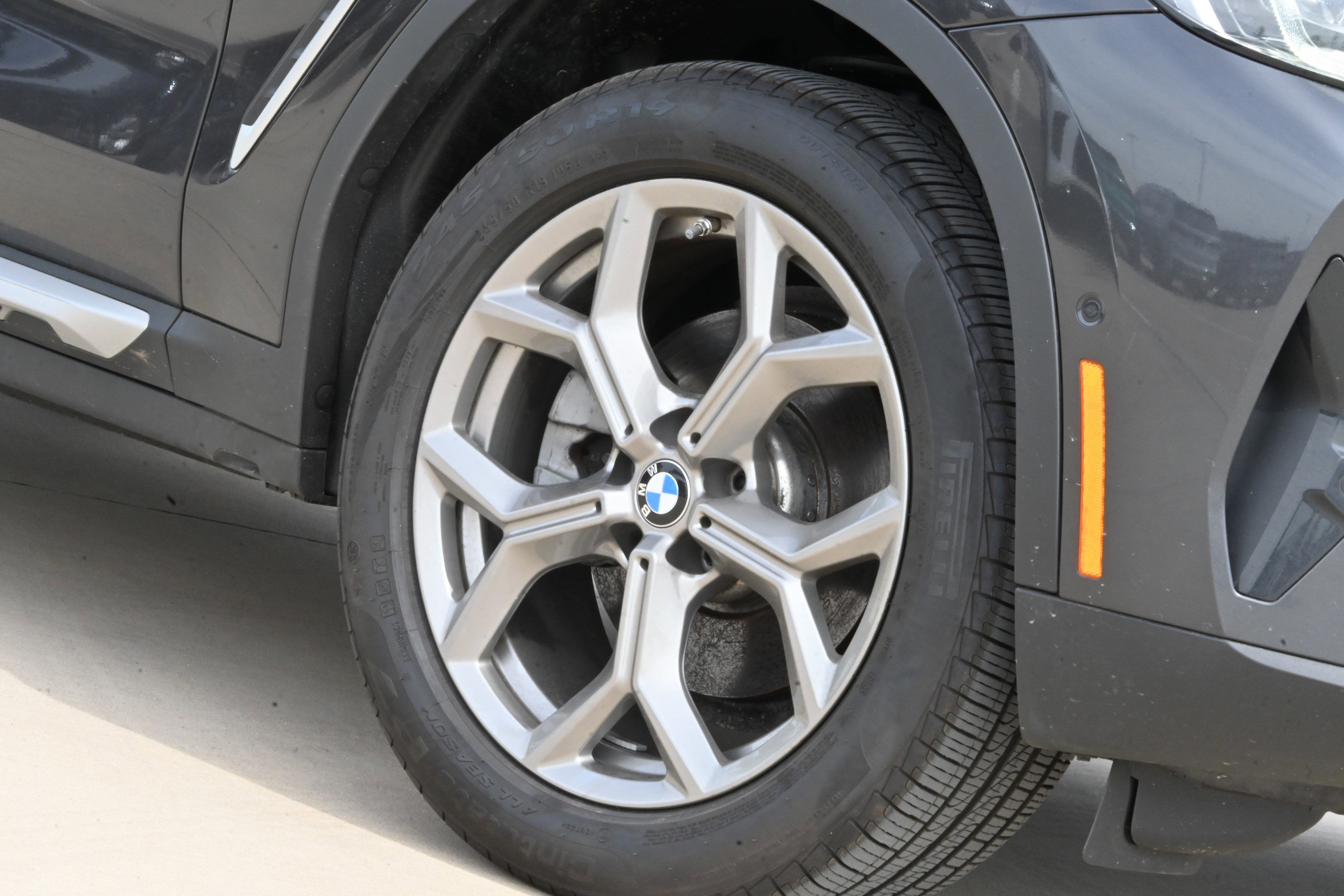 Certified 2025 BMW X4 xDrive30i w/ Premium Package image 11