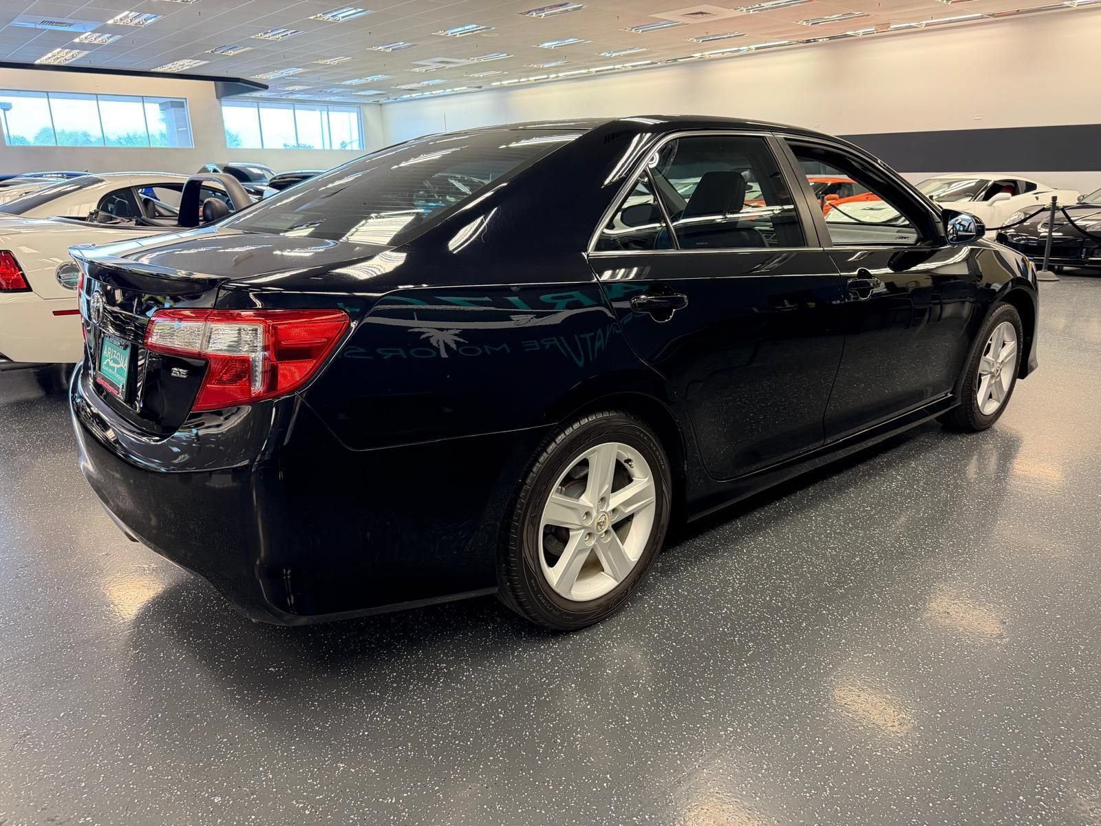 Used 2012 Toyota Camry SE FWD image 4