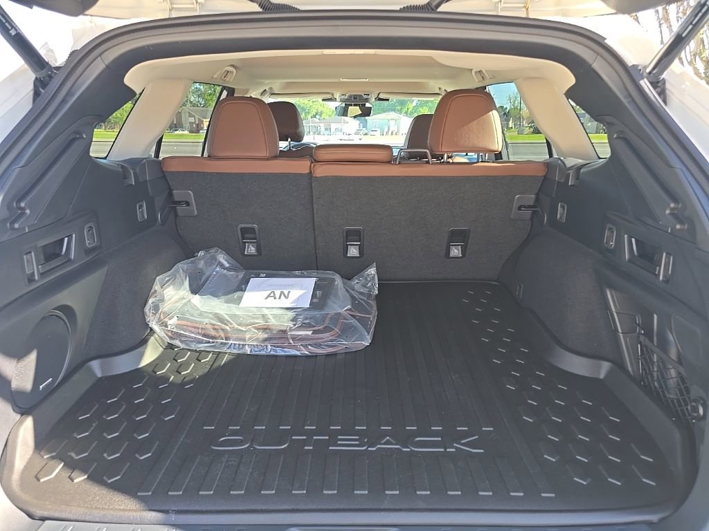 Used 2025 Subaru Outback Touring AWD/4WD image 21