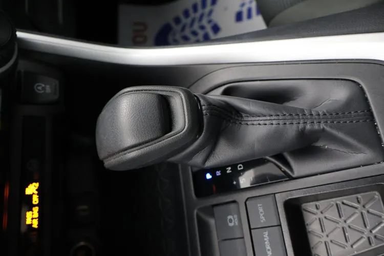 Used 2025 Toyota RAV4 LE FWD image 34