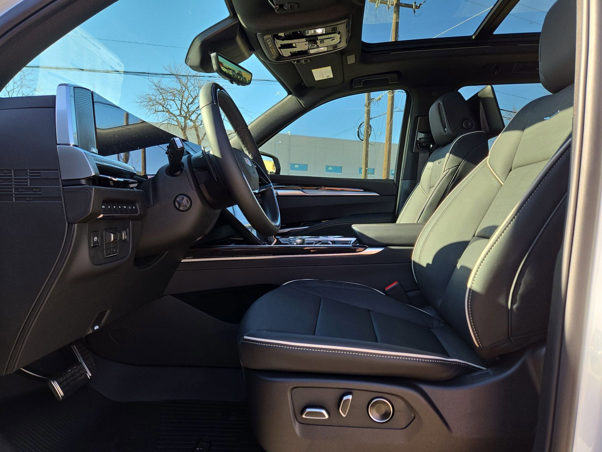 New 2026 Cadillac Escalade ESV Luxury w/ Touring Package image 16