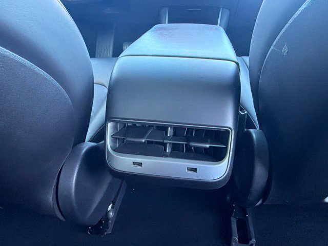 Used 2018 Tesla Model 3 Long Range RWD image 16