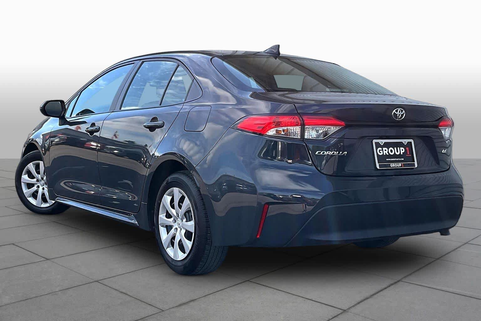 Used 2025 Toyota Corolla LE FWD image 12