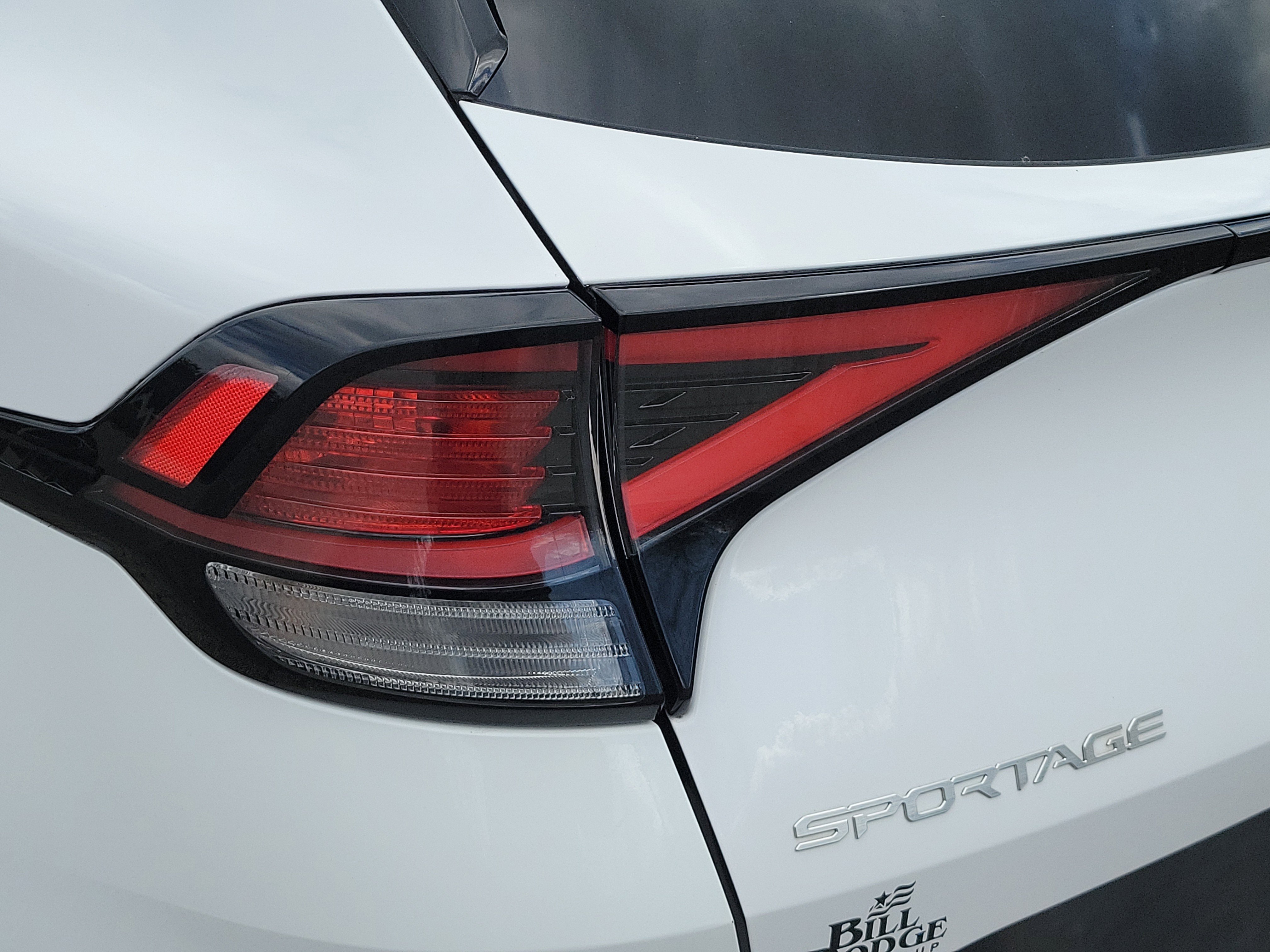 Used 2023 Kia Sportage EX AWD/4WD image 11