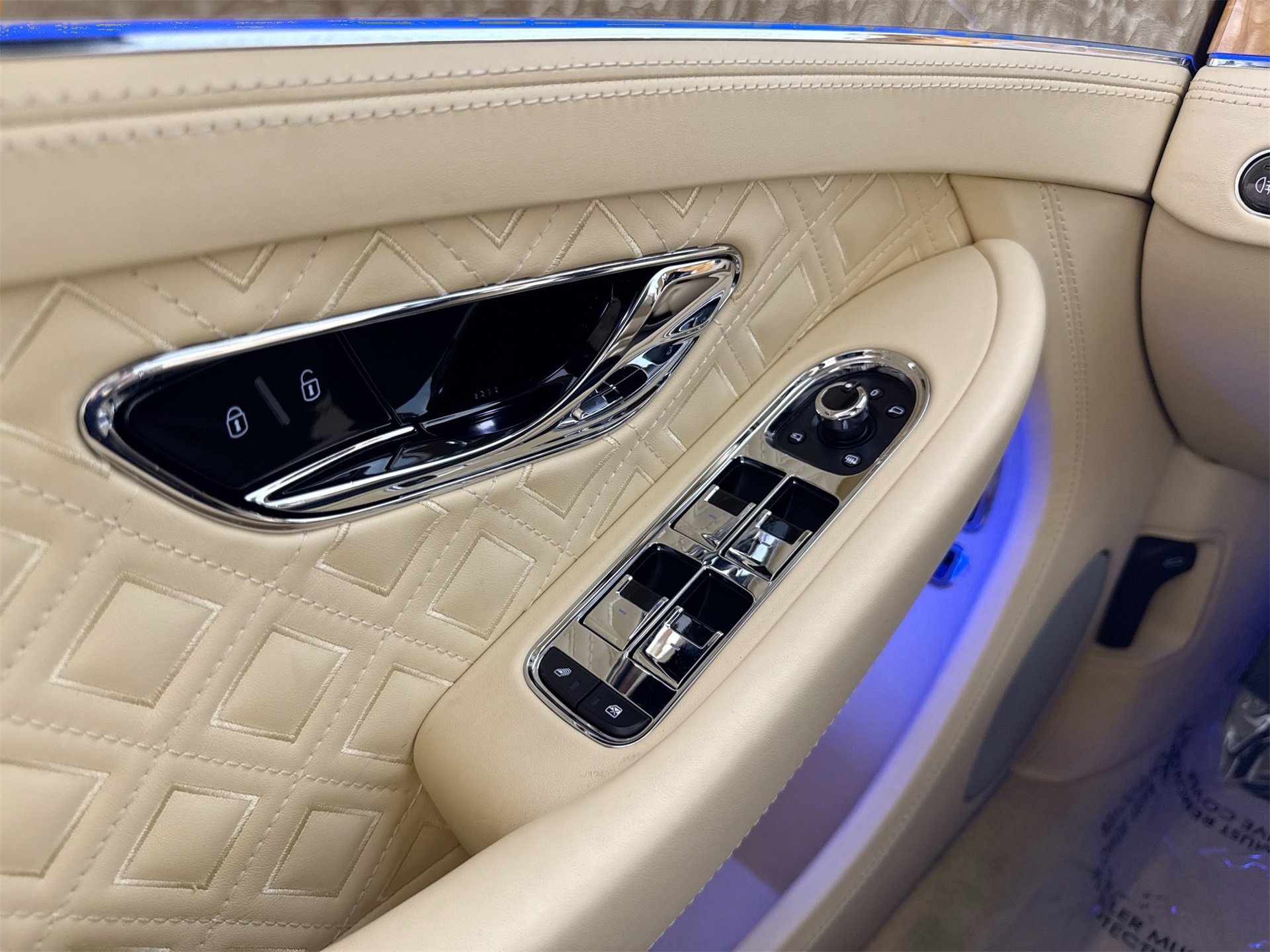 Used 2020 Bentley Continental GT image 16