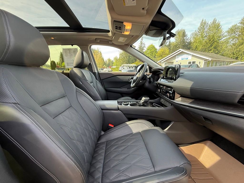 Used 2023 Nissan Rogue Platinum w/ Platinum Premium Package AWD/4WD image 18