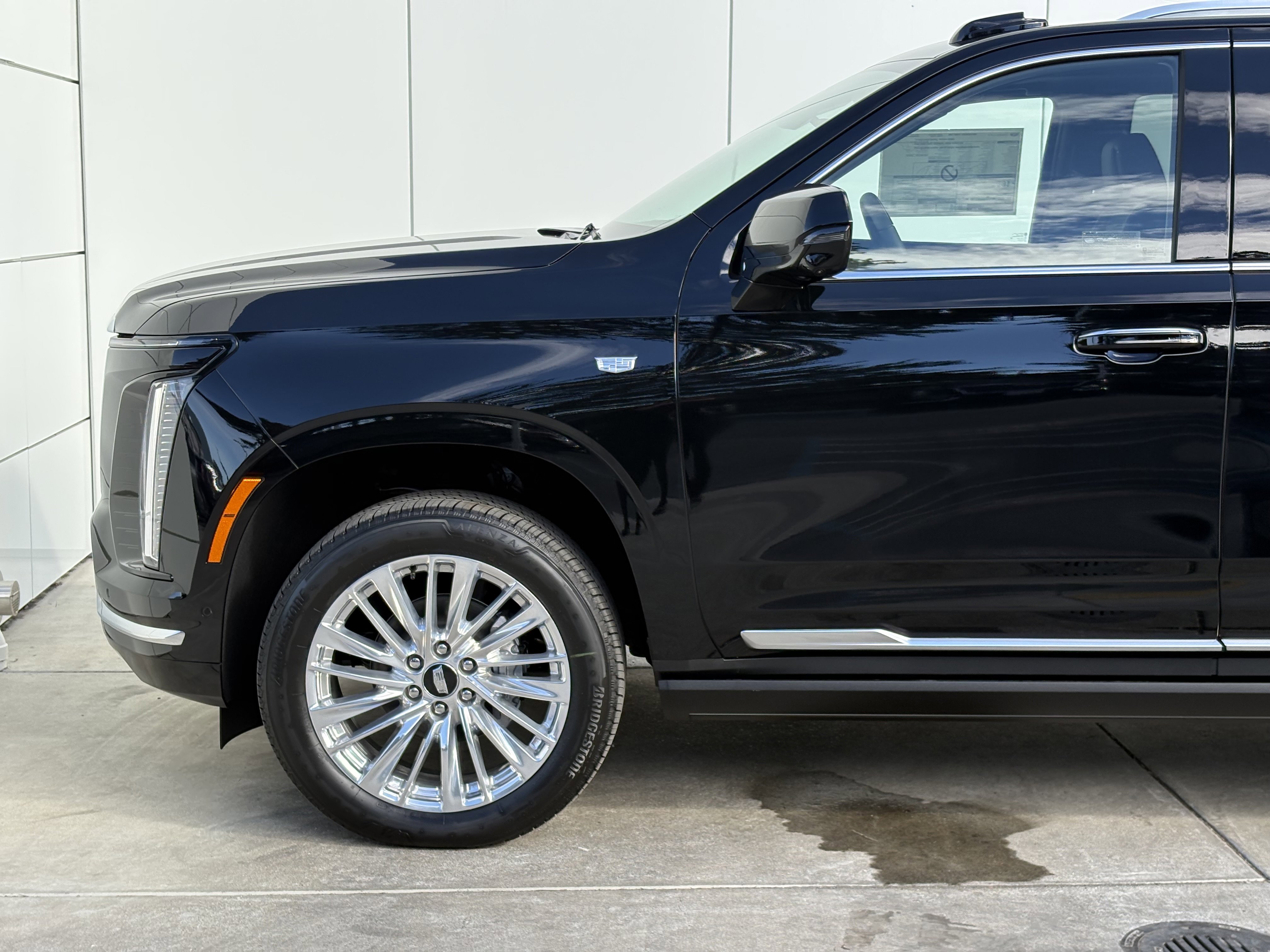 New 2026 Cadillac Escalade Luxury image 5