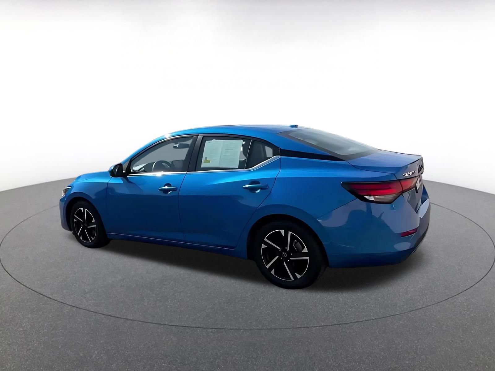 Used 2025 Nissan Sentra SV FWD image 8
