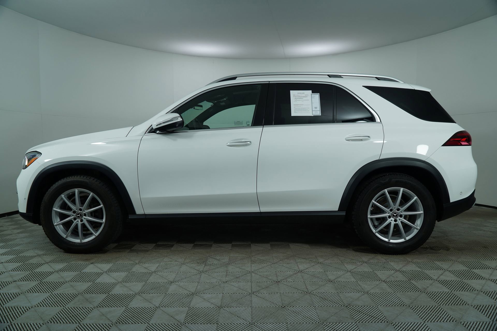 Used 2024 Mercedes-Benz GLE 350 4MATIC image 6