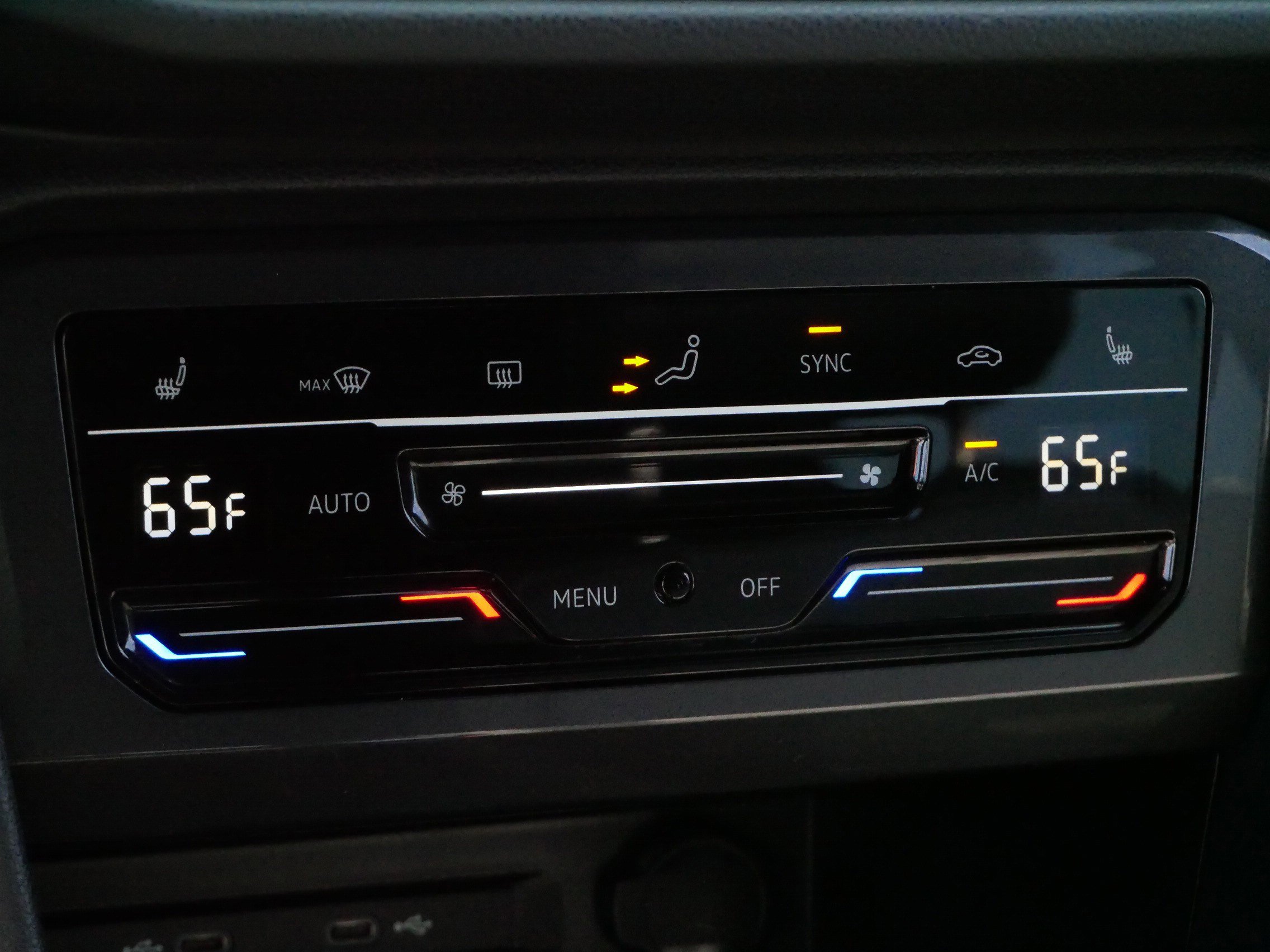 Certified 2023 Volkswagen Tiguan SE R-Line image 23