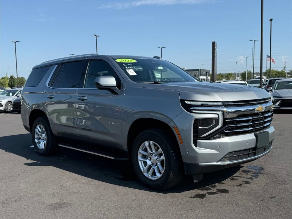 Used 2025 Chevrolet Tahoe LT AWD/4WD image 3