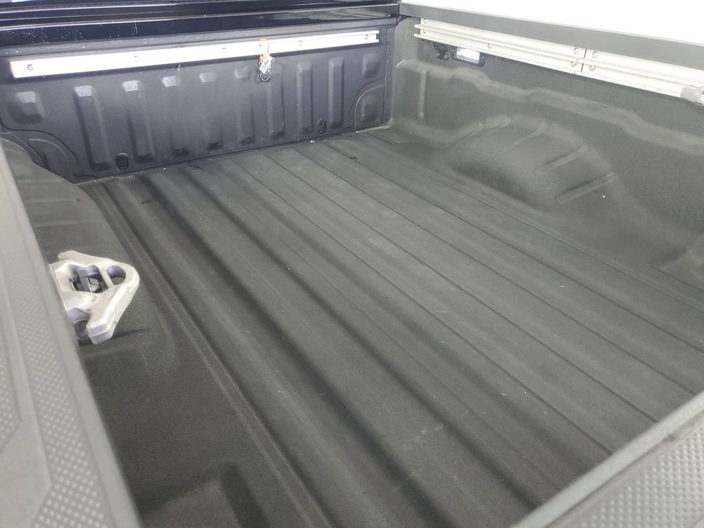 Used 2024 Nissan Frontier SV w/ Technology Package image 31