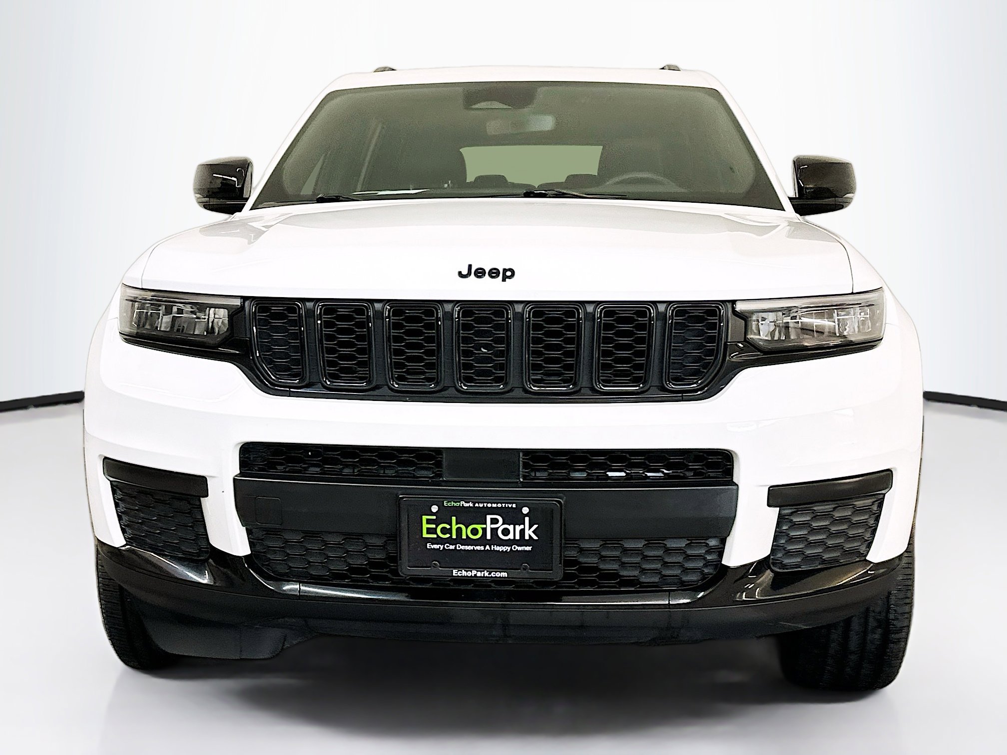 Used 2023 Jeep Grand Cherokee L Laredo image 2