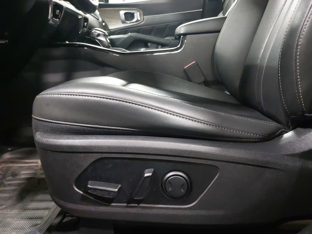 Used 2023 Kia Sorento X-Line EX image 31