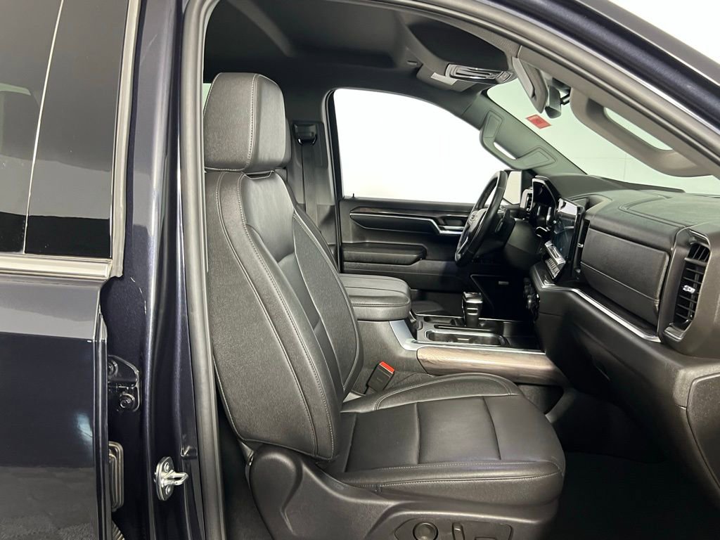 Used 2024 Chevrolet Silverado 1500 LTZ image 28