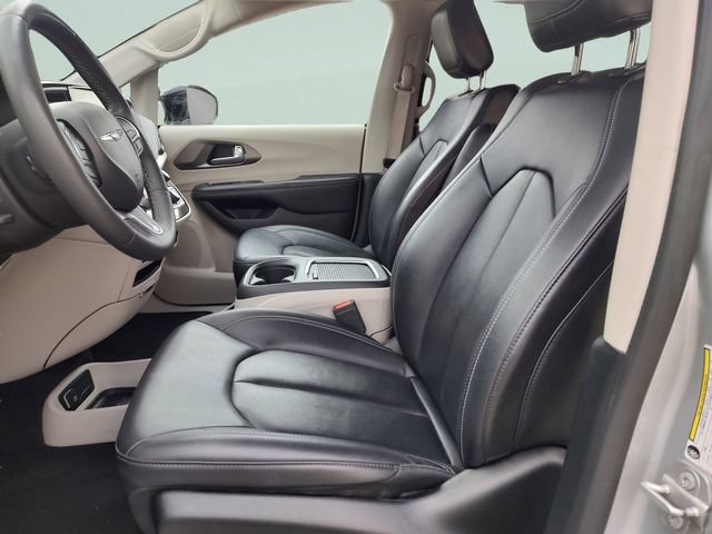 Certified 2024 Chrysler Pacifica Touring-L FWD image 25