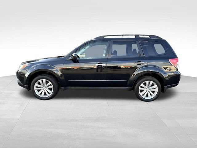Used 2011 Subaru Forester 2.5X Limited AWD/4WD image 2