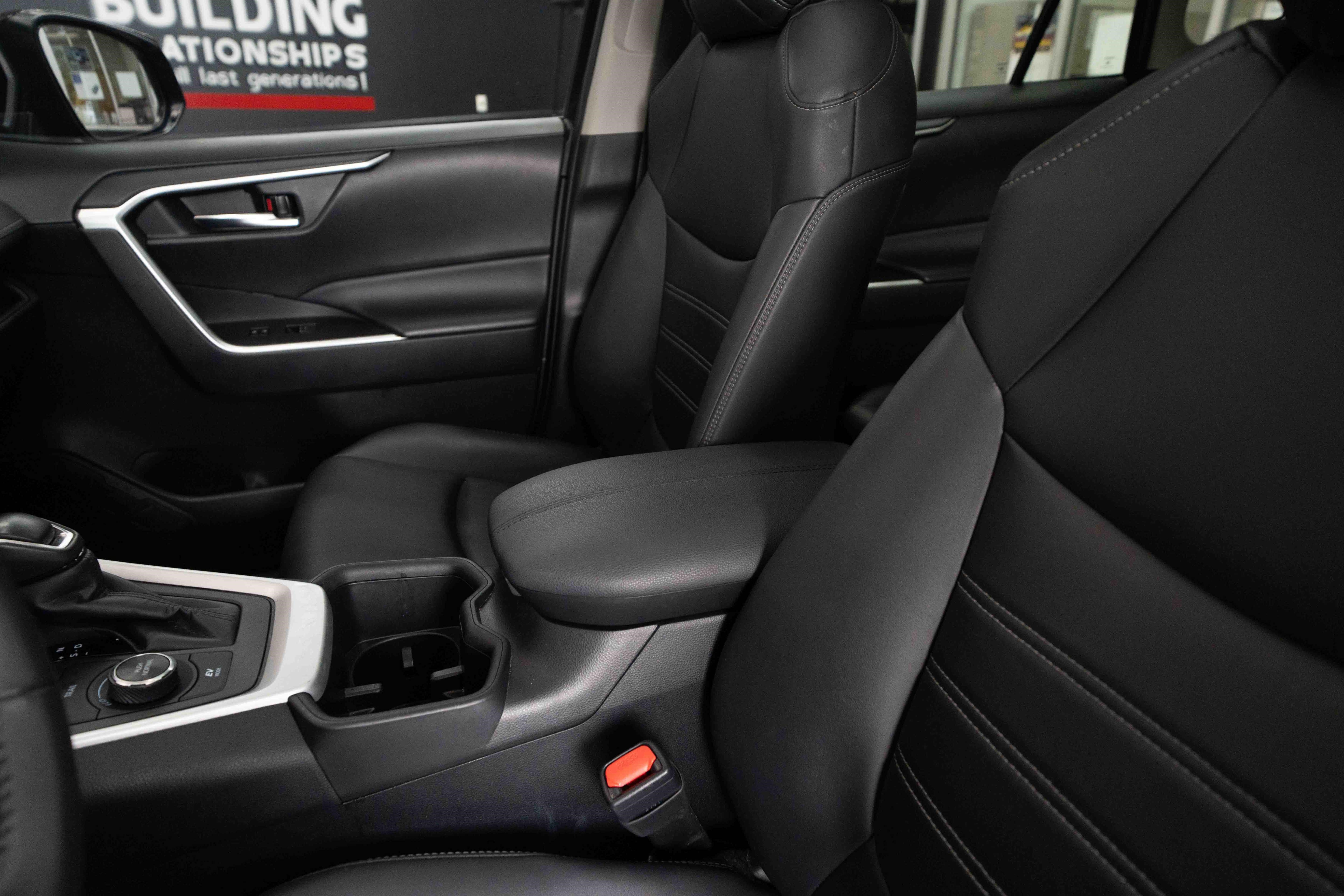 Used 2024 Toyota RAV4 XLE Premium AWD/4WD image 10