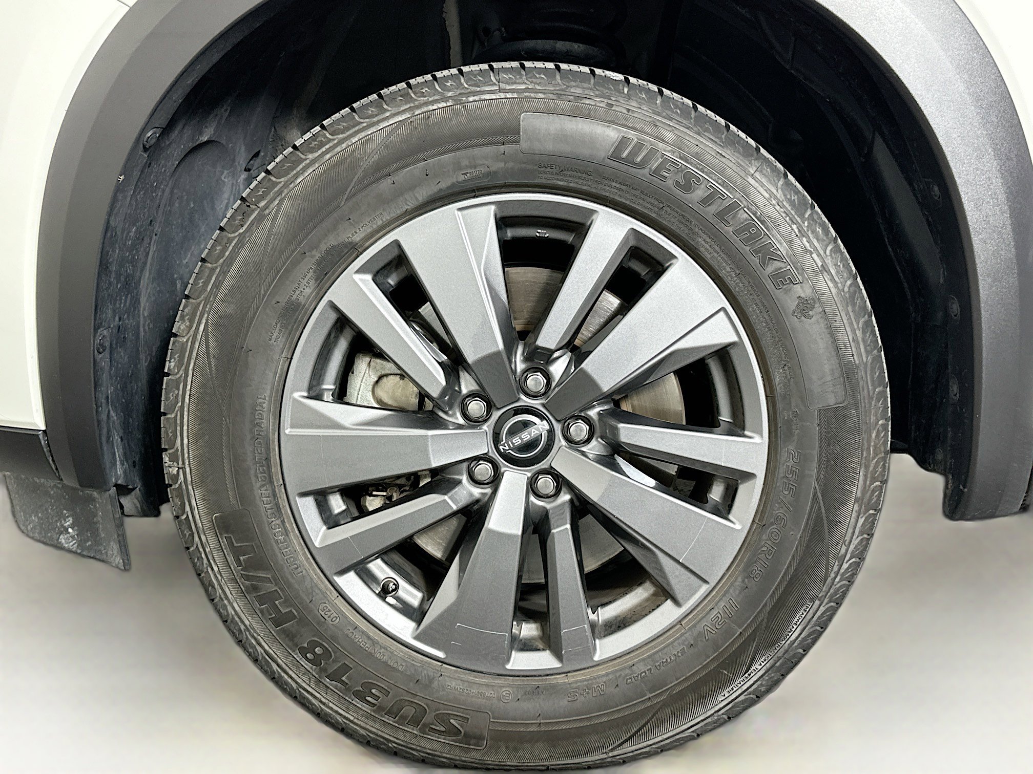 Used 2025 Nissan Pathfinder SV image 11