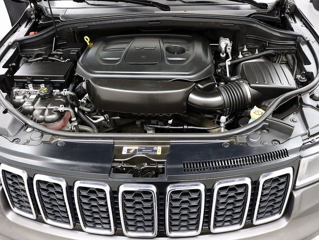 Used 2021 Jeep Grand Cherokee Limited image 30