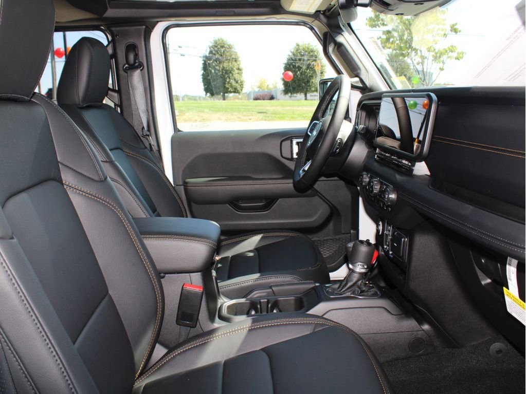 New 2025 Jeep Wrangler Sahara image 33