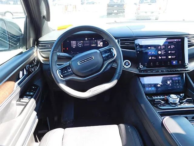 Used 2024 Jeep Grand Wagoneer L 4WD image 15