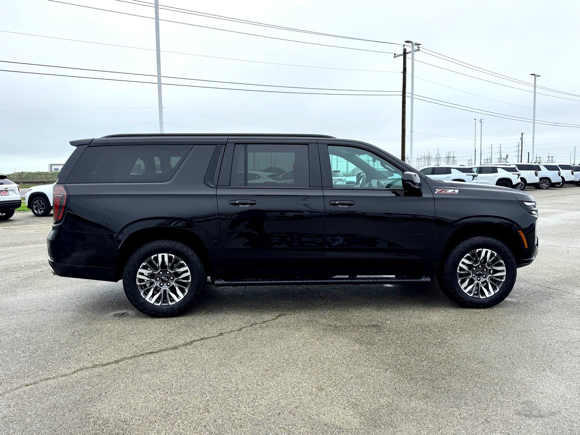 Used 2025 Chevrolet Suburban Z71 AWD/4WD image 6