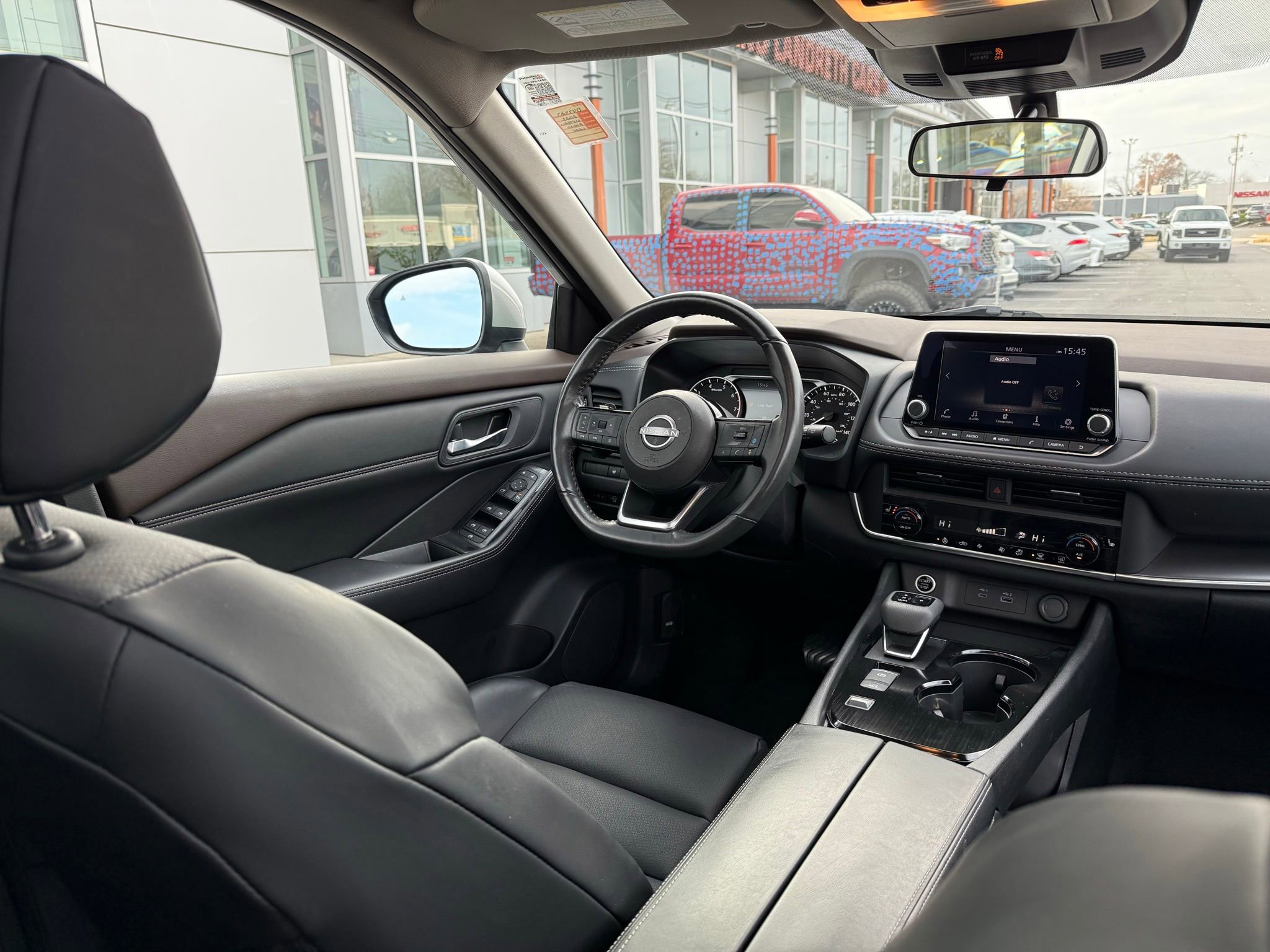 Used 2023 Nissan Rogue SV w/ SV Premium B Package image 33