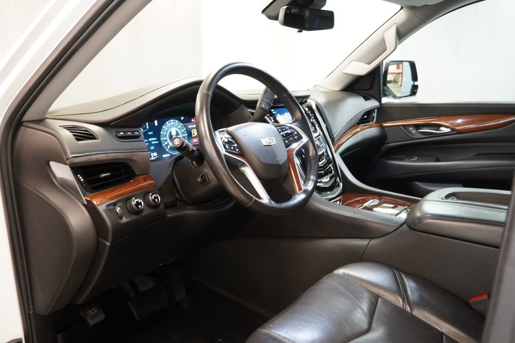 Used 2019 Cadillac Escalade ESV Luxury image 7