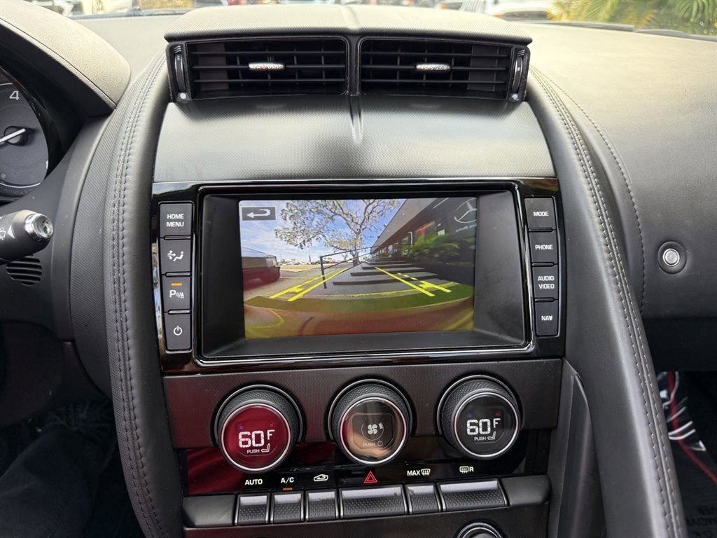 Used 2015 Jaguar F-TYPE S image 31