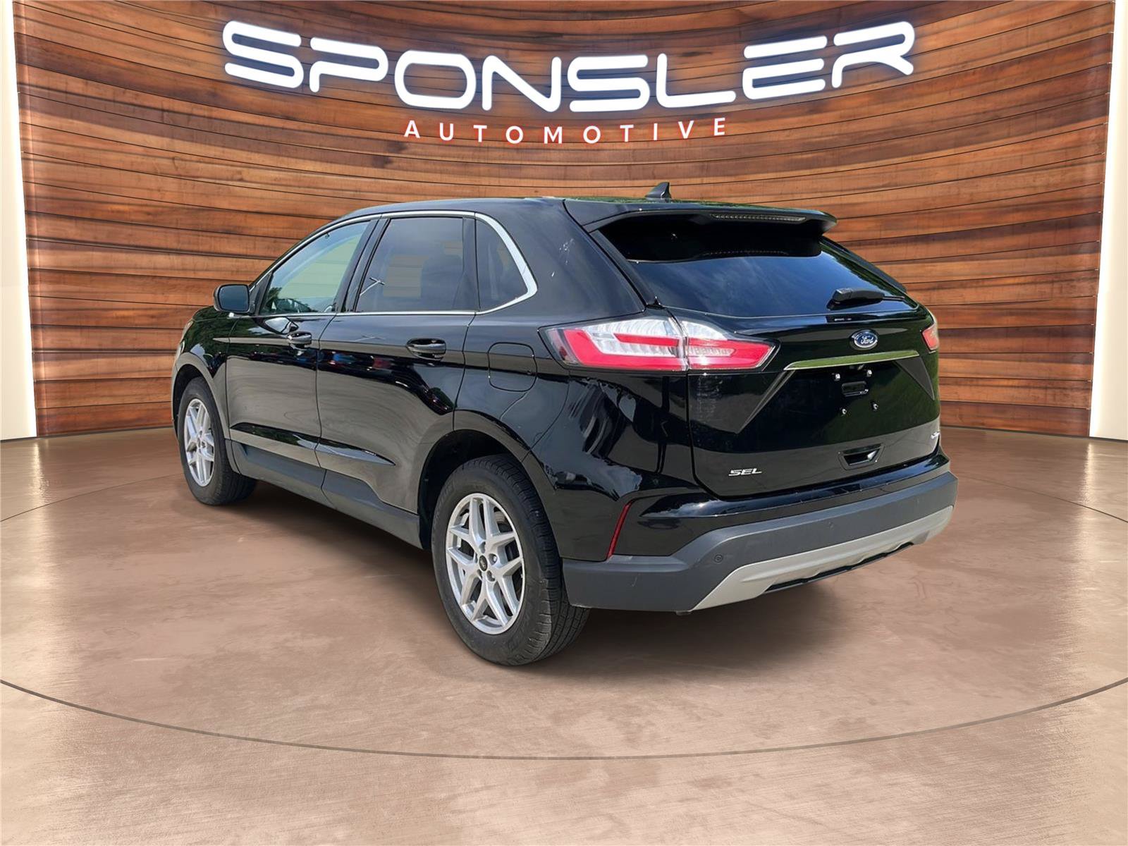 Certified 2023 Ford Edge SEL w/ Convenience Package AWD/4WD image 3