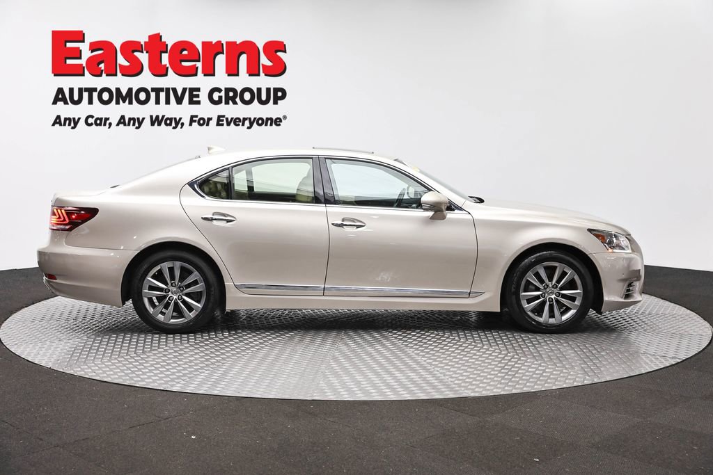 Used 2016 Lexus LS 460 AWD w/ Comfort Package image 4