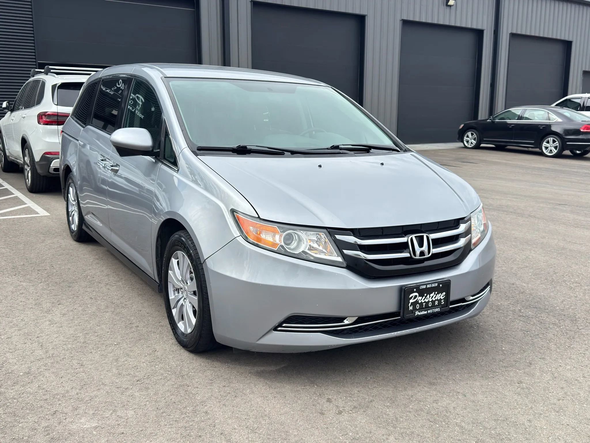 Used 2016 Honda Odyssey SE image 2