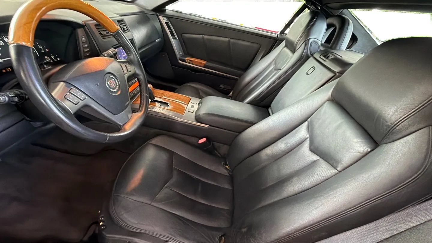 Used 2004 Cadillac XLR RWD image 12