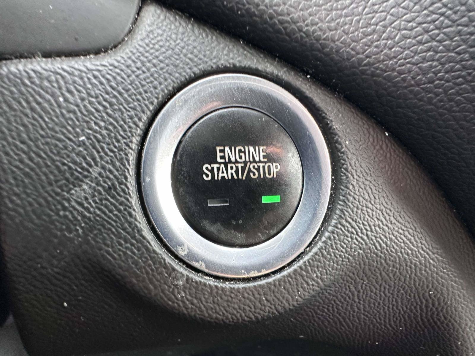 Used 2020 Chevrolet Equinox LT FWD image 21