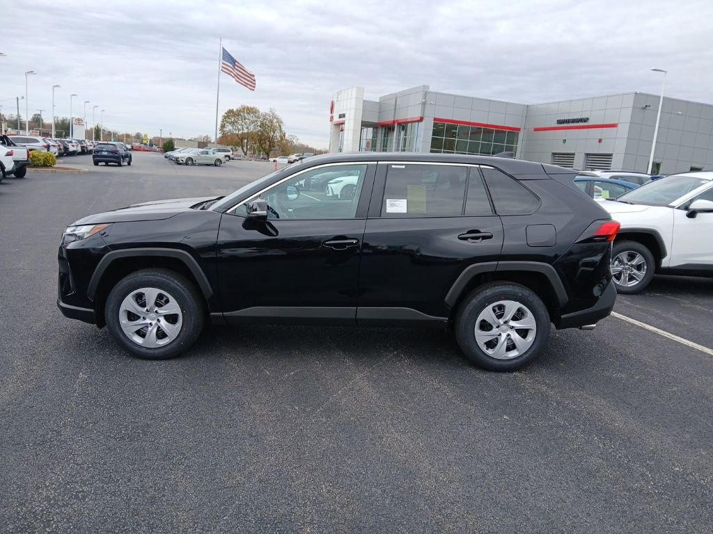 New 2025 Toyota RAV4 LE image 4